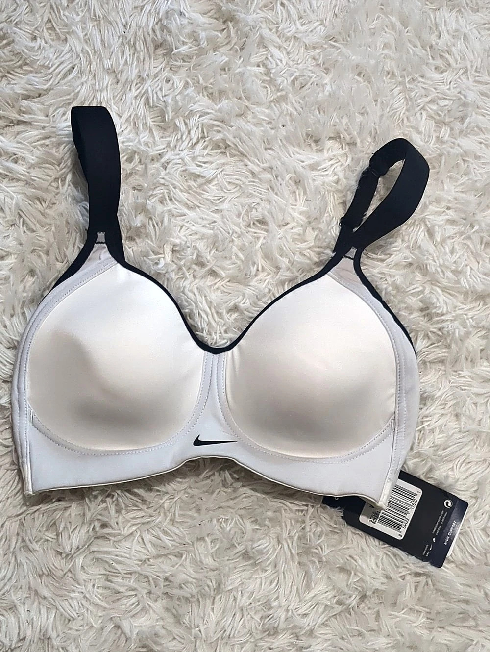NWT - Nike Team Motion Adapt Bra 2.0 Sports Bra White & Black 32C